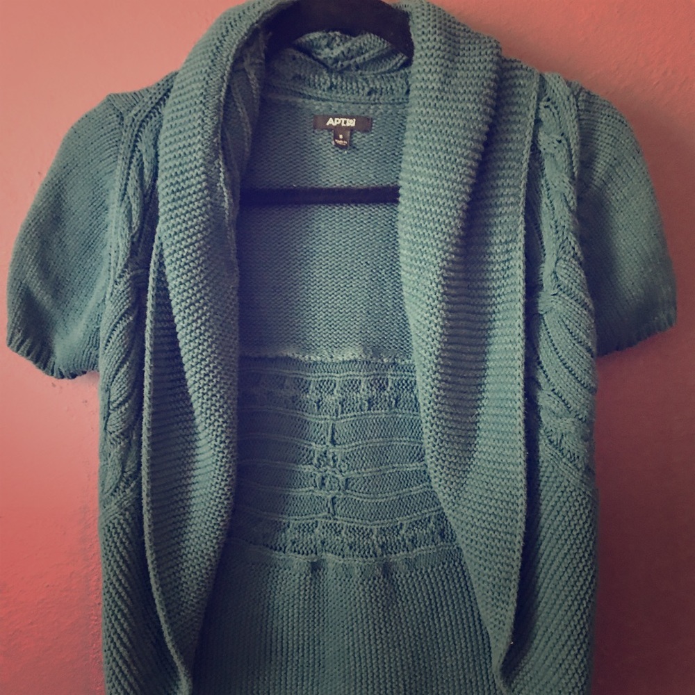 Short sleeve open sweater